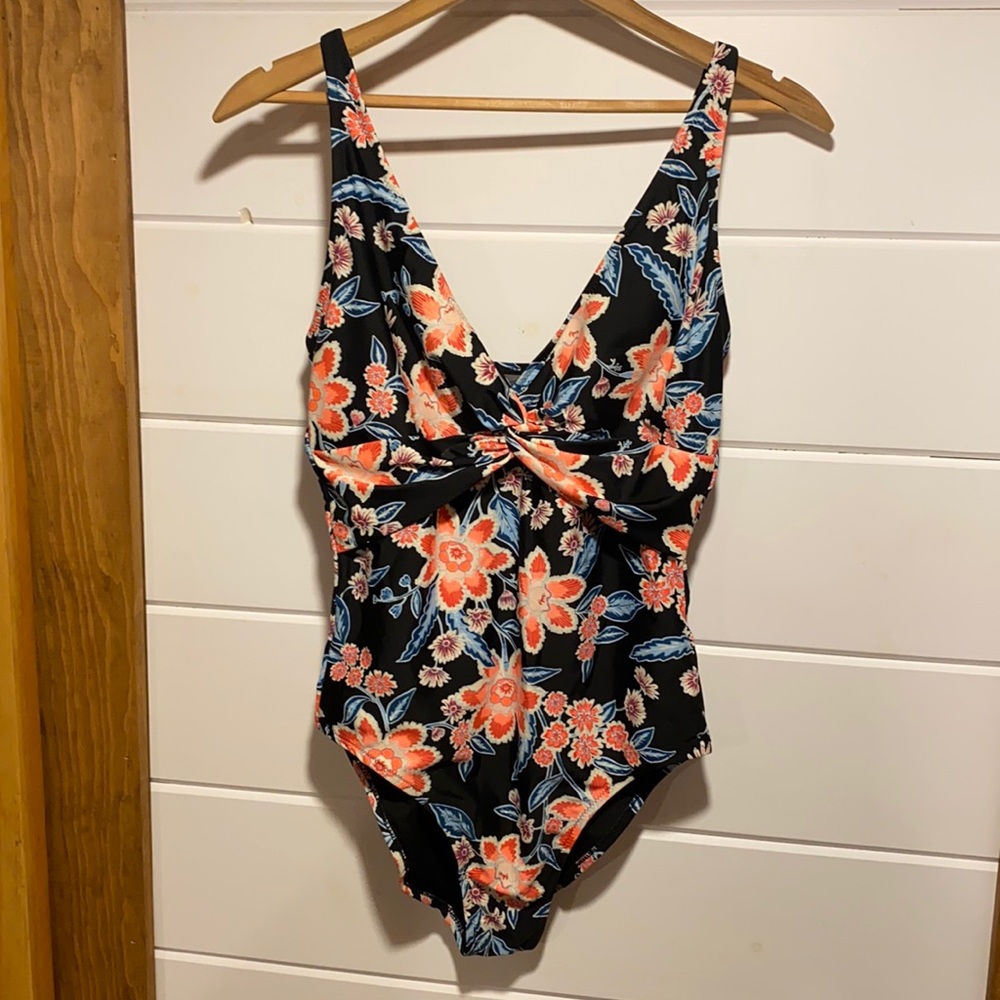 Old Navy Bathing Suit Size Large